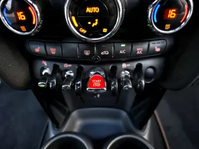 MINI 2024 - 20900 EUR, 50900 km - AUTO.MOTO.pt - 50900km - foto 23 de 35