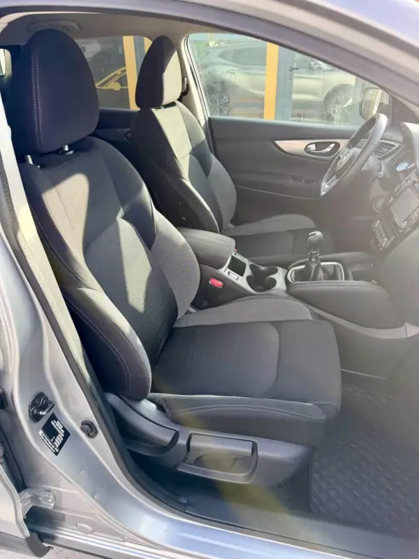 Nissan Qashqai 2018 - 18990 EUR, 111000 km - AUTO.MOTO.pt - 111000km - foto 38 de 39