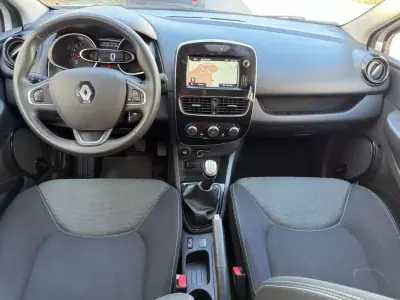 Renault Clio 2019 - 9900 EUR, 129750 km - AUTO.MOTO.pt - 129750km - foto 9 de 18