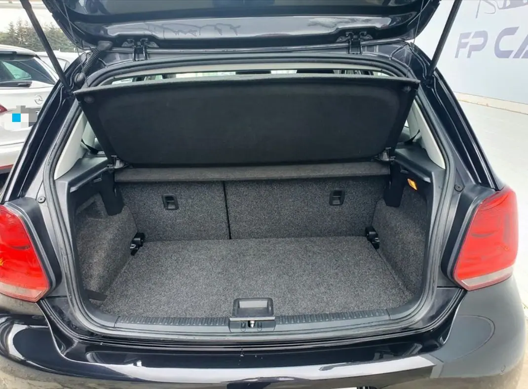 Volkswagen Polo 2011 - 6000 EUR, 83300 km - AUTO.MOTO.pt - 83300km - foto 7 de 7