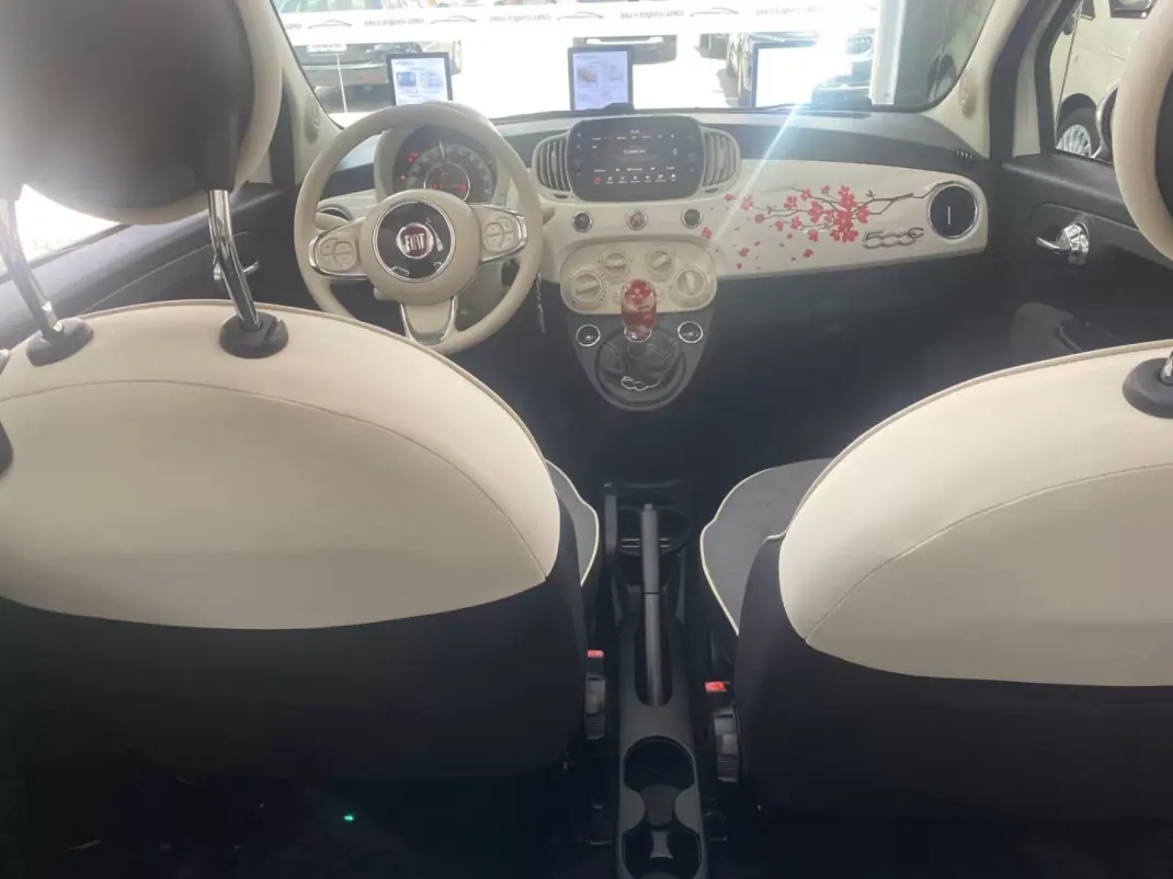 Fiat 500C 2020 - 15500 EUR, 48550 km - AUTO.MOTO.pt - 48550km - foto 15 de 16