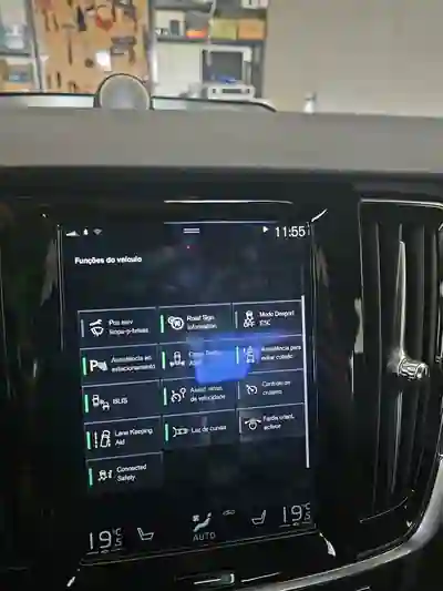 Volvo S90 2018 - 30000 EUR, 85000 km - AUTO.MOTO.pt - 85000km - foto 7 de 13