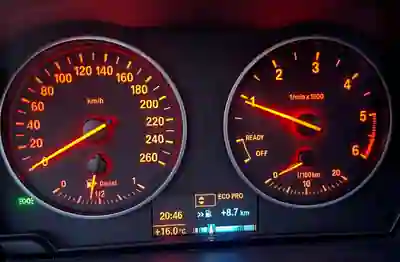 BMW 116 2016 - 10000 EUR, 212000 km - AUTO.MOTO.pt - 212000km - foto 14 de 25