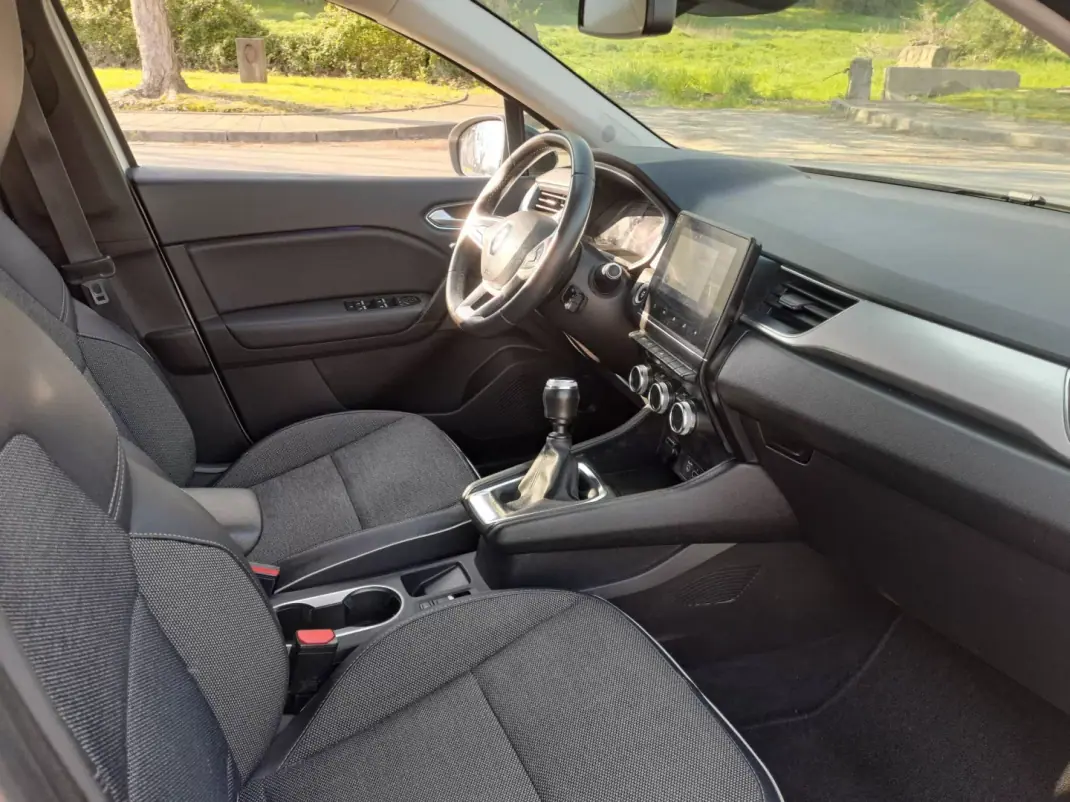 Renault Captur 2019 - 19500 EUR, 119000 km - AUTO.MOTO.pt - 119000km - foto 14 de 15