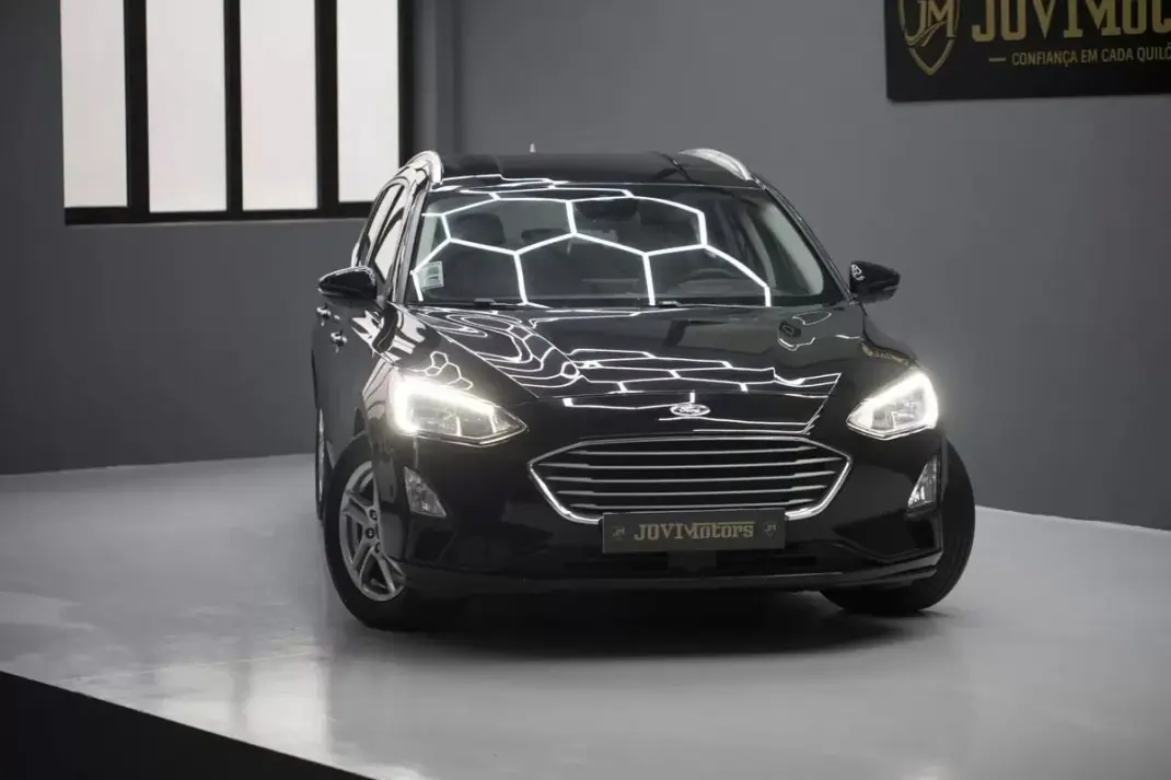 Ford Focus 2021 - 13850 EUR, 196506 km - AUTO.MOTO.pt - 196506km - foto 6 de 42