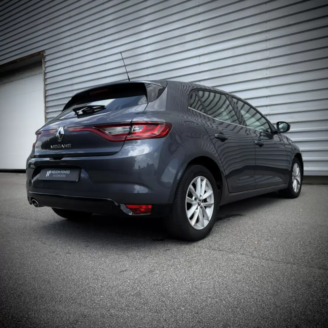 Renault Mégane 2017 - 11500 EUR, 185000 km - 185000km - foto 14 de 20