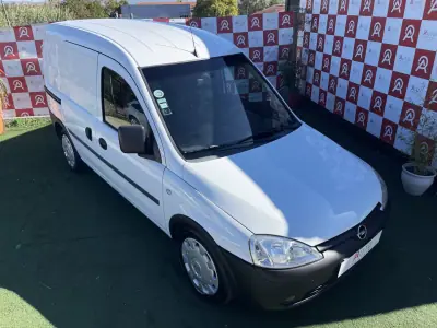 Opel COMBO 2007 — foto 6 de 18