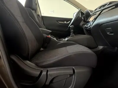 Nissan Qashqai 2015 - 14500 EUR, 171000 km - AUTO.MOTO.pt - 171000km - foto 26 de 86