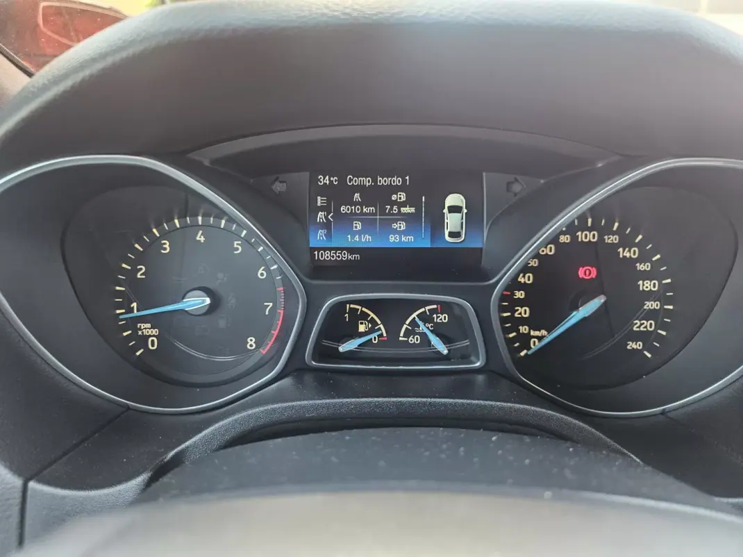Ford Focus C-Max 2018 - 14500 EUR, 108000 km - 108000km - foto 32 de 37