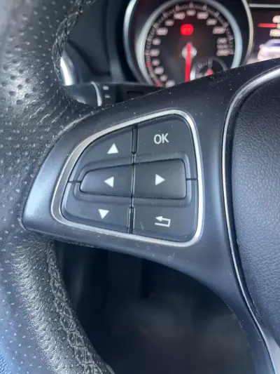 Mercedes-Benz CLA 180 2017 - 18500 EUR, 180800 km - AUTO.MOTO.pt - 180800km - foto 20 de 25