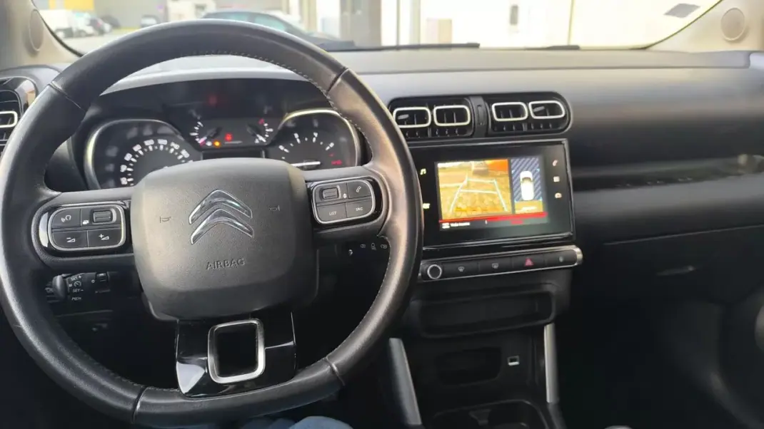Citroën C3 Aircross 2018 - 10500 EUR, 102000 km - AUTO.MOTO.pt - 102000km - foto 16 de 19