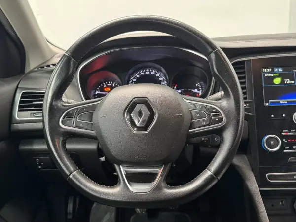 Renault Mégane Sport Tourer 2020 - 15990 EUR, 80000 km - AUTO.MOTO.pt - 80000km - foto 18 de 26