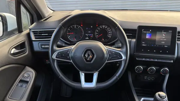 Renault Clio 2021 - 12600 EUR, 115121 km - AUTO.MOTO.pt - 115121km - foto 8 de 27