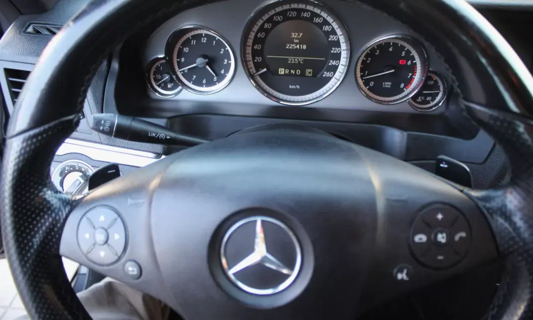 Mercedes-Benz E 250 2010 - 14990 EUR, 225000 km - 225000km - foto 7 de 31
