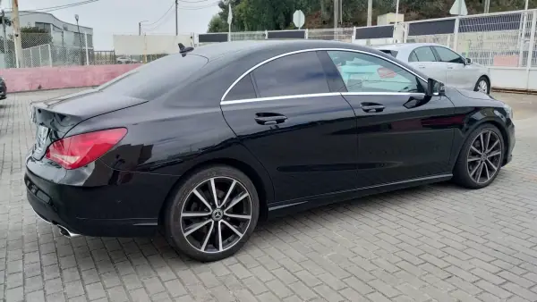 Mercedes-Benz CLA 200 2016 - 19999 EUR, 199000 km - AUTO.MOTO.pt - 199000km - foto 4 de 33
