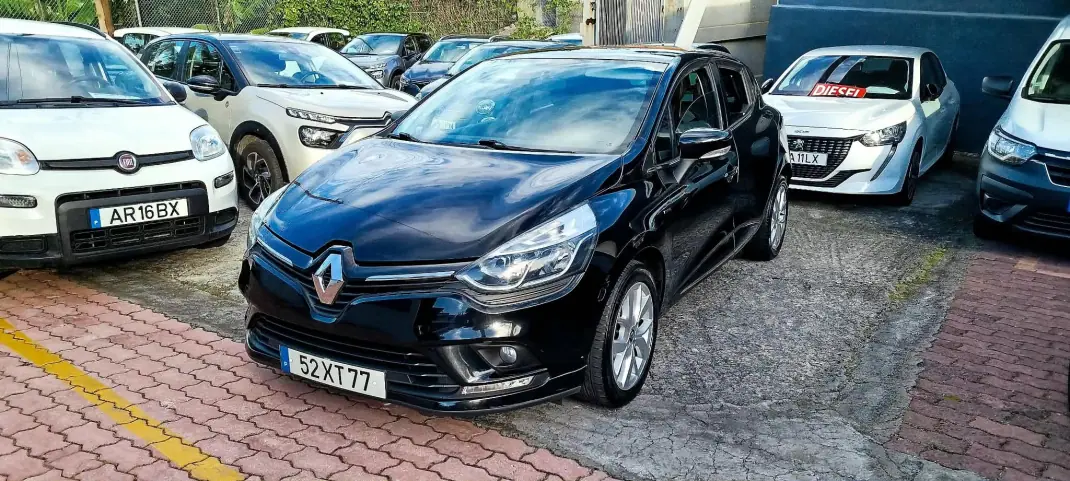 Renault Clio 2019 - 13250 EUR, 154000 km - AUTO.MOTO.pt - 154000km - foto 1 de 9
