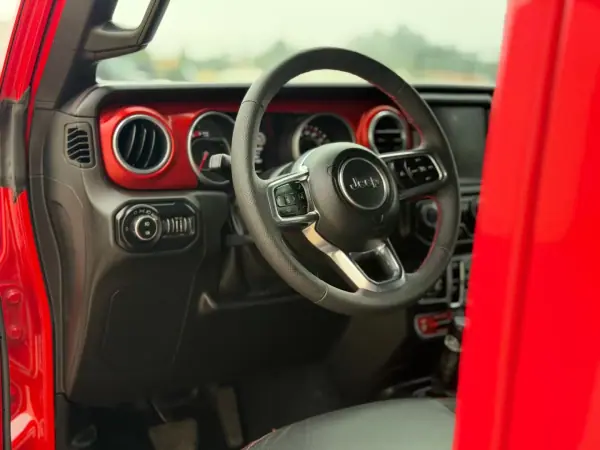 Jeep Wrangler Unlimited 2019 - 67500 EUR, 150181 km - 150181km - foto 18 de 25