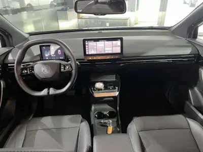 MG MG4 2023 - 24600 EUR, 14931 km - AUTO.MOTO.pt - 14931km - foto 10 de 28
