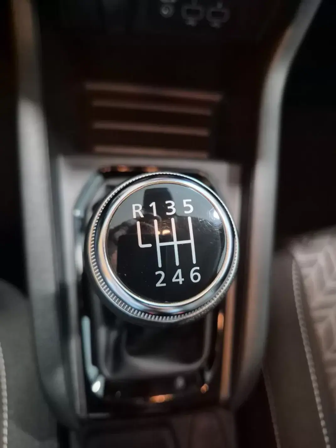 Renault Clio 2023 - 17500 EUR, 53777 km - AUTO.MOTO.pt - 53777km - foto 23 de 26