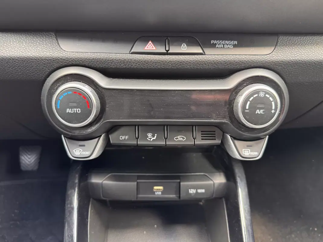 Kia Stonic 2025 - 16990 EUR, 23503 km - AUTO.MOTO.pt - 23503km - foto 18 de 23