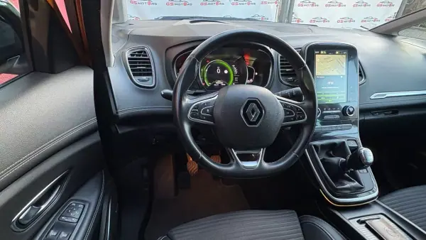 Renault Scénic 2019 - 16900 EUR, 69000 km - AUTO.MOTO.pt - 69000km - foto 9 de 12