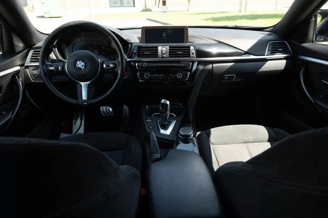 BMW 420 Gran Coupé 2018 - 26000 EUR, 190500 km - AUTO.MOTO.pt - 190500km - foto 10 de 28