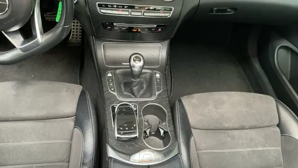 Mercedes-Benz C 180 2017 - 28999 EUR, 97121 km - AUTO.MOTO.pt - 97121km - foto 8 de 13