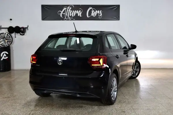 Volkswagen Polo 2018 - 15900 EUR, 130000 km - AUTO.MOTO.pt - 130000km - foto 20 de 20