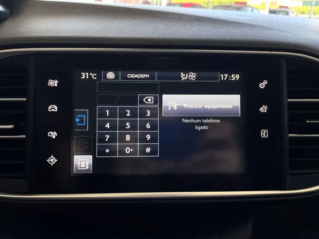 Peugeot 308 2015 - 12500 EUR, 144858 km - AUTO.MOTO.pt - 144858km - foto 45 de 73