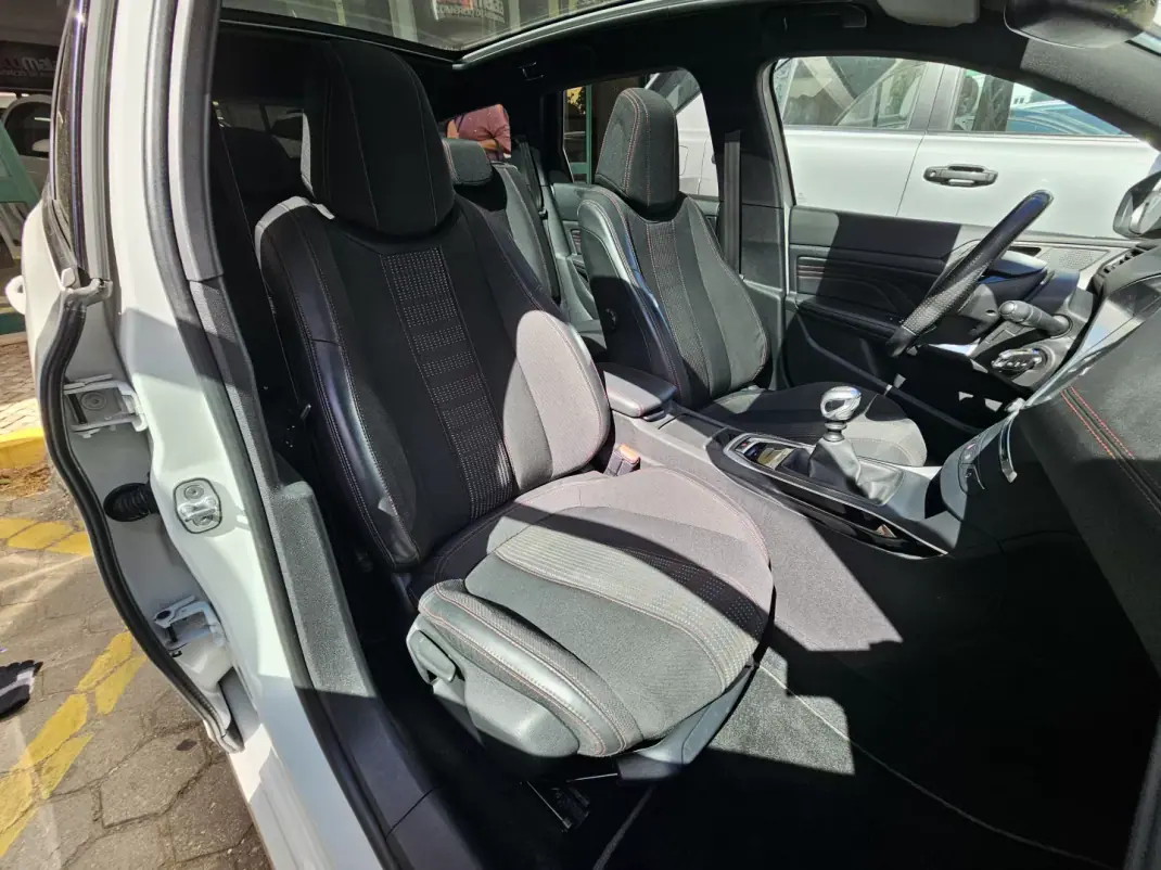 Peugeot 308 SW 2017 - 14500 EUR, 108350 km - AUTO.MOTO.pt - 108350km - foto 17 de 21