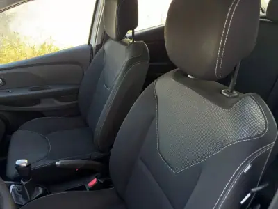 Renault Clio 2019 - 9900 EUR, 129750 km - AUTO.MOTO.pt - 129750km - foto 6 de 18