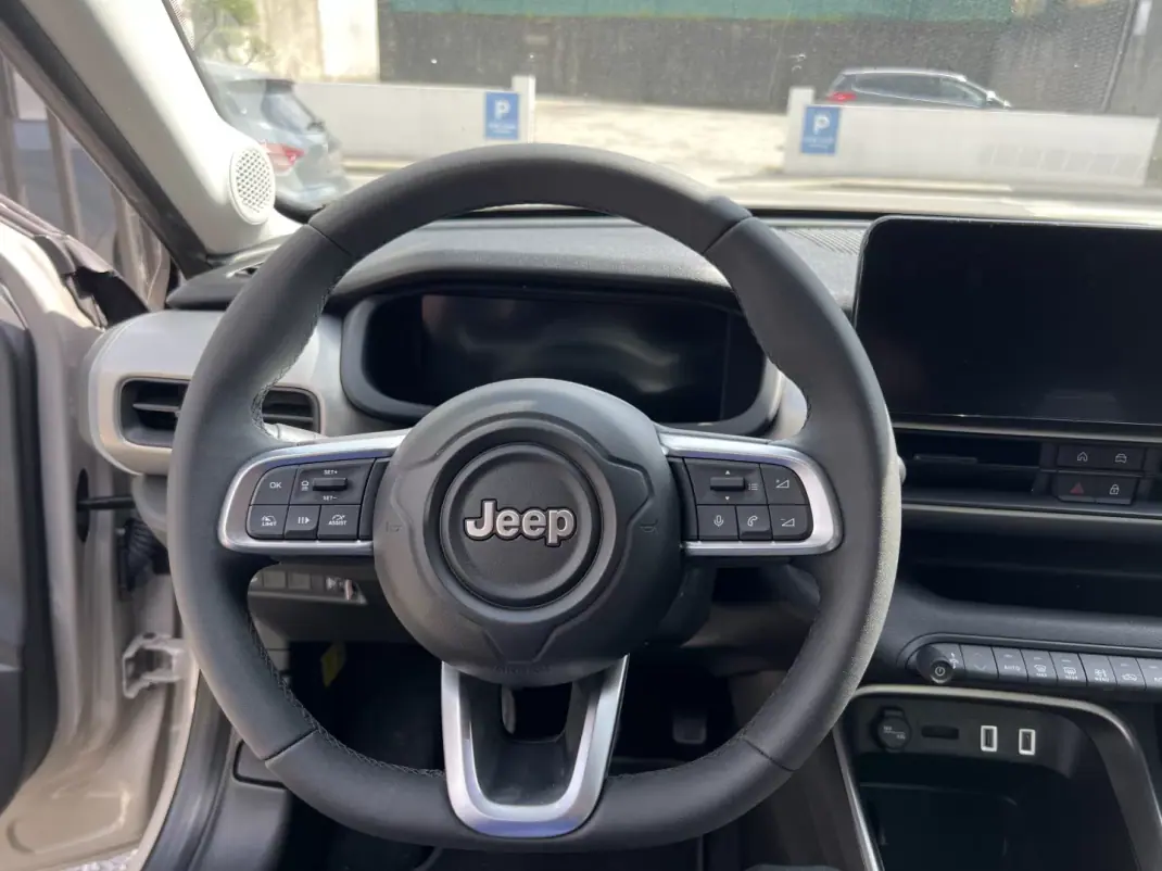 Jeep Avenger 2025 - 24990 EUR, 7270 km - AUTO.MOTO.pt - 7270km - foto 10 de 17