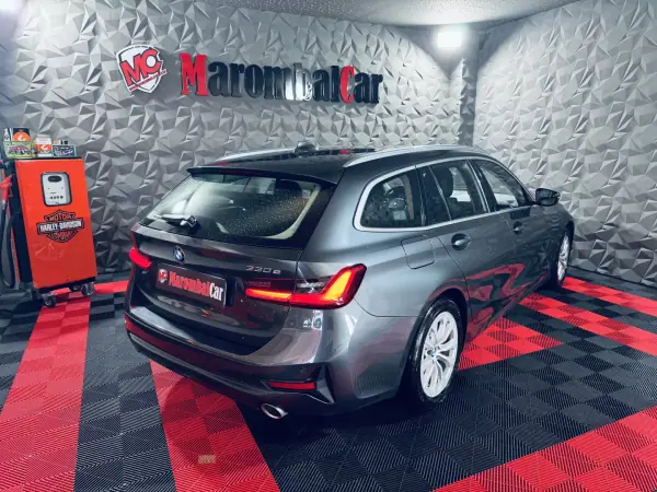BMW 330 2020 - 29990 EUR, 101671 km - AUTO.MOTO.pt - 101671km - foto 4 de 44