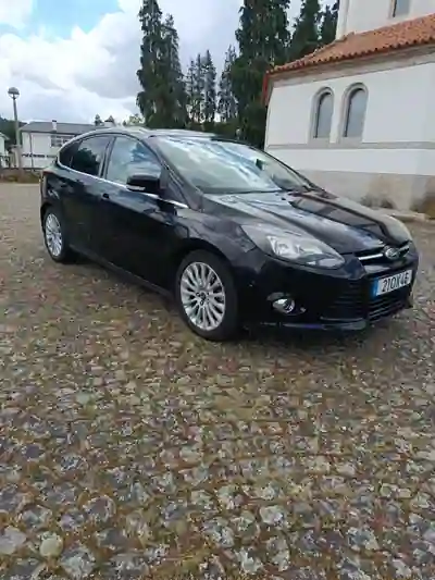 Ford Focus 2014 - 8200 EUR, 203000 km - AUTO.MOTO.pt - 203000km - foto 4 de 10