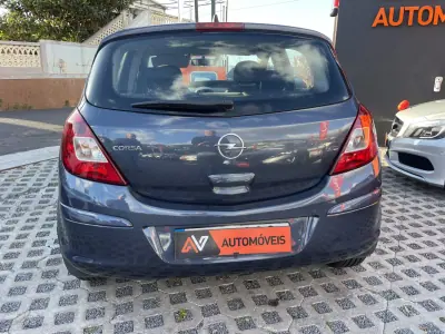 Opel Corsa 2010 - 6950 EUR, 92955 km - AUTO.MOTO.pt - 92955km - foto 6 de 12