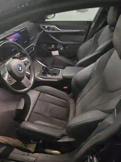 BMW i4 2023 - 41000 EUR, 54000 km - AUTO.MOTO.pt - 54000km - foto 5 de 6