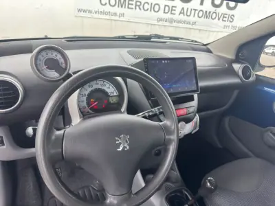 Peugeot 107 2007 - 2500 EUR, 239100 km - 239100km - foto 9 de 11