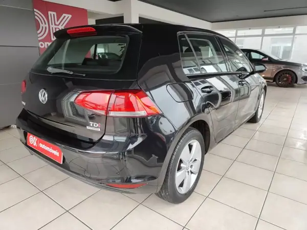 Volkswagen Golf 2013 - 10750 EUR, 198000 km - AUTO.MOTO.pt - 198000km - foto 11 de 34