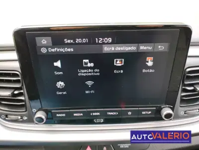 Kia Rio 2021 - 14450 EUR, 70980 km - AUTO.MOTO.pt - 70980km - foto 21 de 32