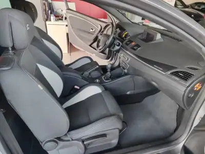 Renault Mégane Coupe 2010 - 18950 EUR, 157000 km - AUTO.MOTO.pt - 157000km - foto 16 de 39