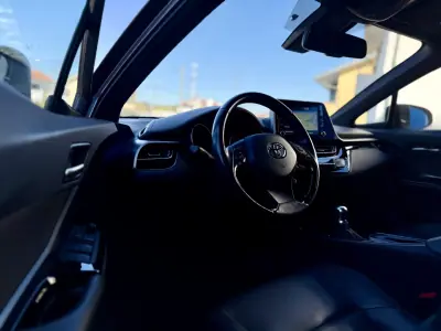 Toyota C-HR 2019 - 23950 EUR, 90000 km - AUTO.MOTO.pt - 90000km - foto 12 de 24