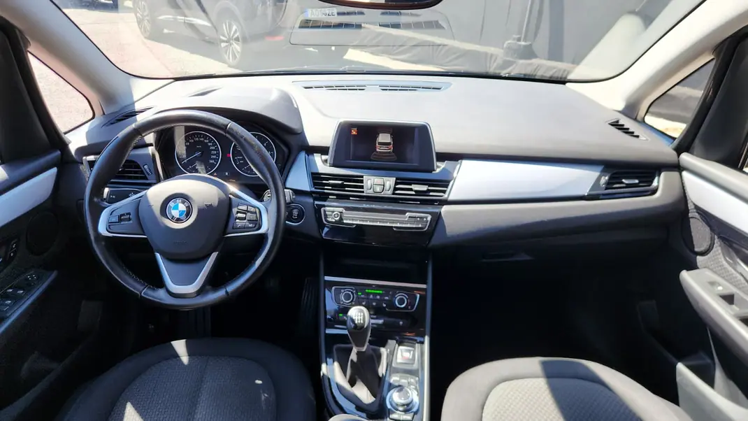 BMW 218 Gran Tourer 2016 - 13990 EUR, 216000 km - 216000km - foto 10 de 15