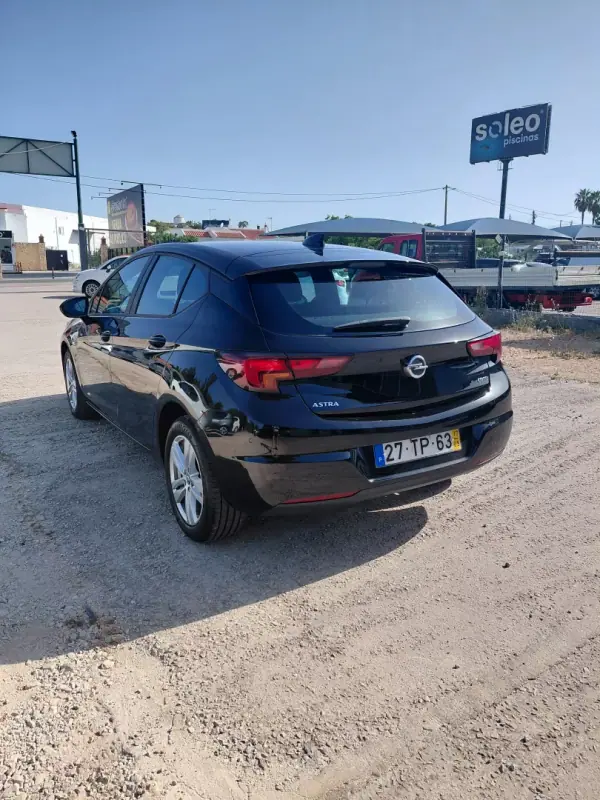 Opel Astra 2017 - 10900 EUR, 190000 km - AUTO.MOTO.pt - 190000km - foto 14 de 14