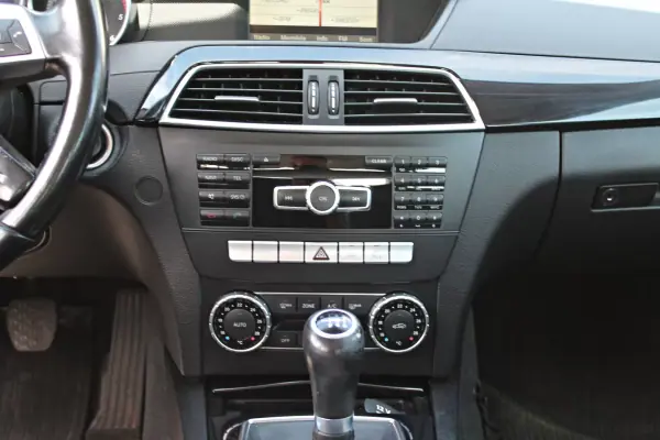 Mercedes-Benz C 220 2013 - 15900 EUR, 122723 km - AUTO.MOTO.pt - 122723km - foto 26 de 27