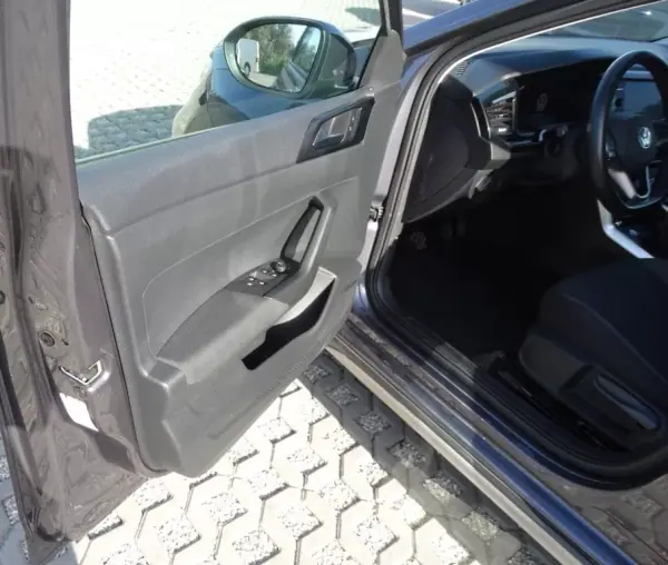 Volkswagen Taigo 2023 - 17480 EUR, 37485 km - AUTO.MOTO.pt - 37485km - foto 4 de 31
