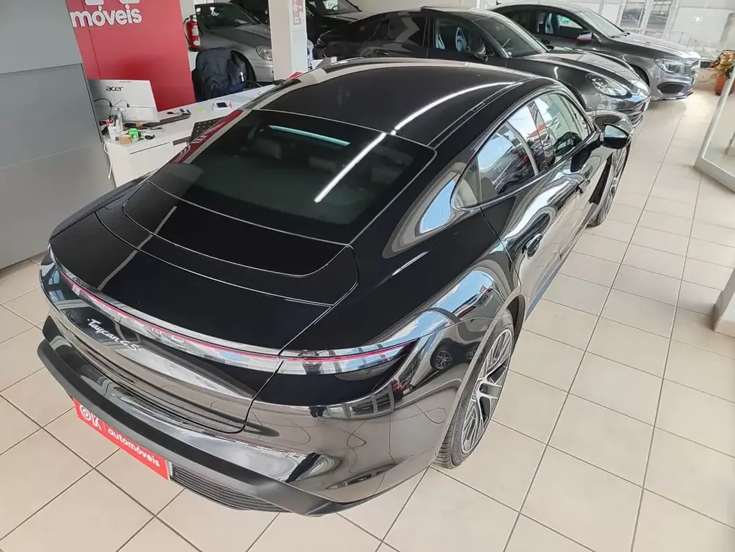 Porsche Taycan 2020 - 61500 EUR, 54000 km - AUTO.MOTO.pt - 54000km - foto 14 de 37