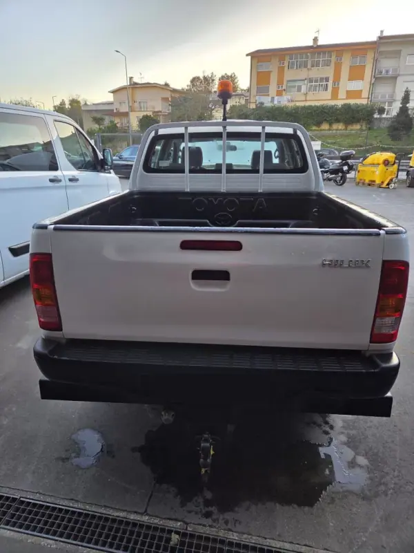 Toyota Hilux 2008 - 16750 EUR, 97657 km - AUTO.MOTO.pt - 97657km - foto 6 de 7