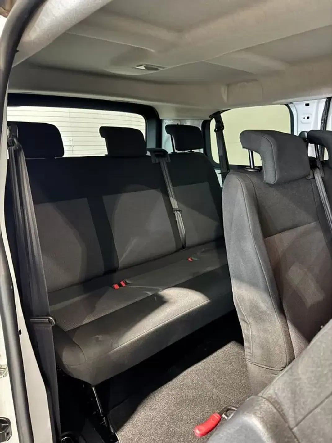 Opel Vivaro 2022 - 32900 EUR, 20415 km - 20415km - foto 34 de 50