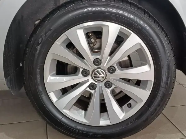 Volkswagen Golf 2017 - 17390 EUR, 126004 km - AUTO.MOTO.pt - 126004km - foto 12 de 13
