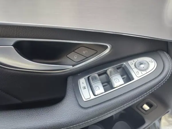 Mercedes-Benz GLC 250 2017 - 33900 EUR, 191300 km - 191300km - foto 11 de 22